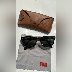SOLD on Facebook marketplace Ray-Ban RB4140 710/58 49 20 145 3P